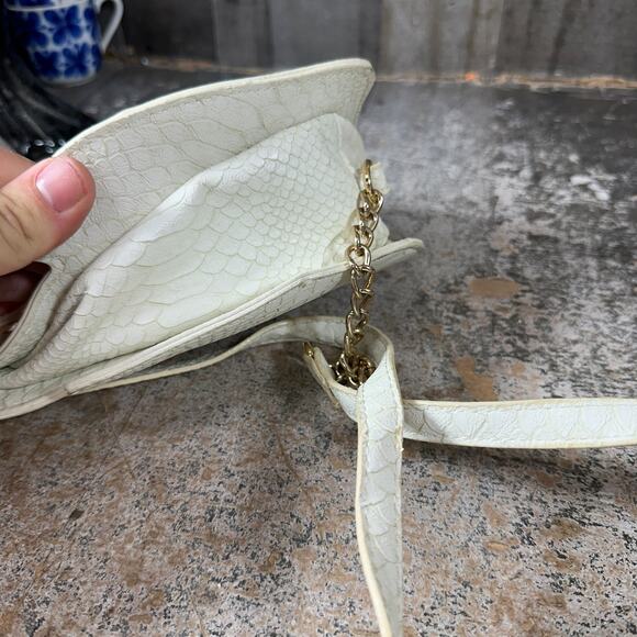 Betsey Johnson XOX KITSCH FISHY Crossbody Angel - Picture 6 of 13